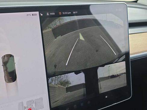 Used 2021 Tesla Model Y Long Range image 25