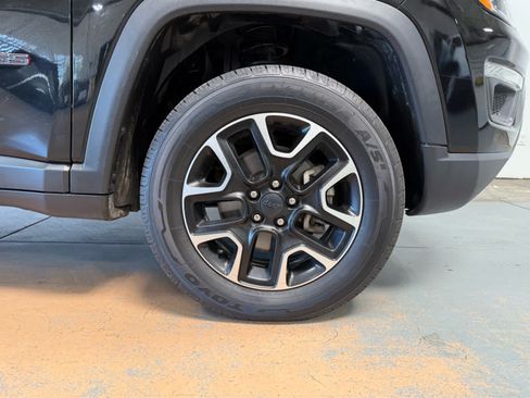 Used 2020 Jeep Compass Trailhawk AWD/4WD image 9