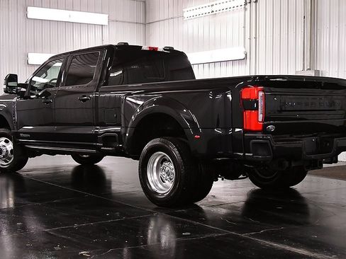 Used 2025 Ford F350 Platinum image 5