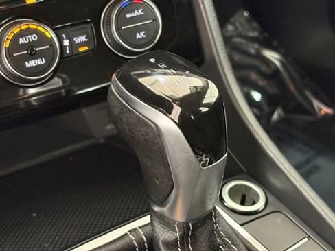 Used 2024 Volkswagen Jetta SE image 40