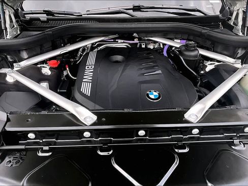 Used 2026 BMW X7 xDrive40i w/ M Sport Package image 32