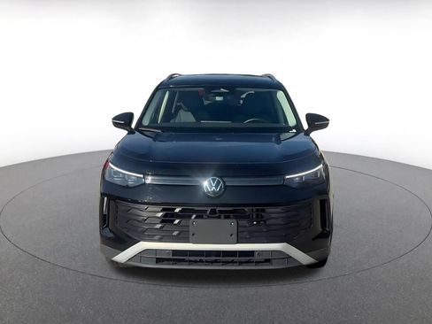 Used 2026 Volkswagen Tiguan SE AWD/4WD image 4
