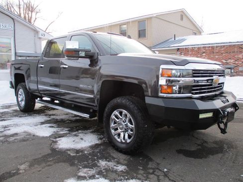 Used 2016 Chevrolet Silverado 2500 LTZ w/ LTZ Plus Package image 9