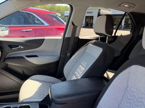 Certified 2024 Chevrolet Equinox LT FWD image 13