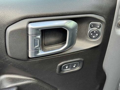 Used 2021 Jeep Gladiator Sport image 31