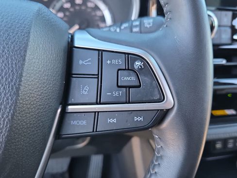 Certified 2023 Toyota Highlander XSE image 27