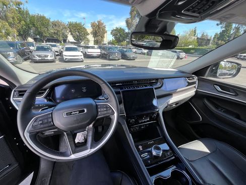 Used 2023 Jeep Grand Cherokee 4WD 4xe image 7