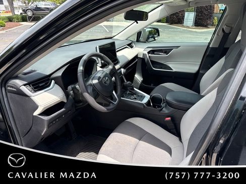 Used 2024 Toyota RAV4 XLE w/ Convenience Package AWD/4WD image 10