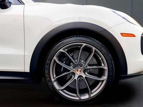 Used 2023 Porsche Cayenne Turbo GT AWD/4WD image 19