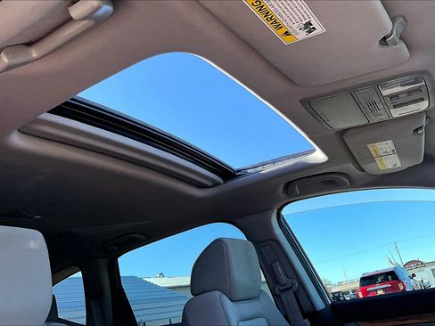Used 2017 Honda CR-V EX image 16