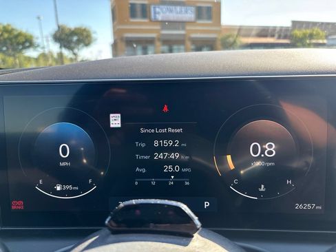 Used 2025 Hyundai Santa Cruz Limited AWD/4WD image 13