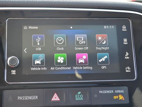 Used 2018 Mitsubishi Outlander SE image 19