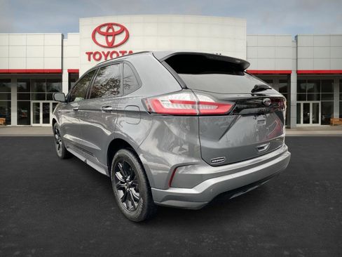 Used 2024 Ford Edge SE w/ Black Appearance Package image 6