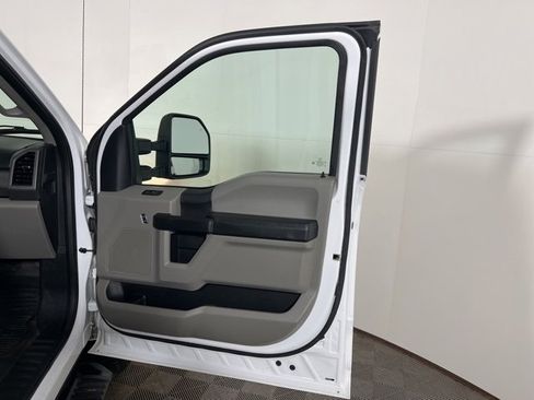 Used 2020 Ford F250 XL w/ Power Equipment Group image 28