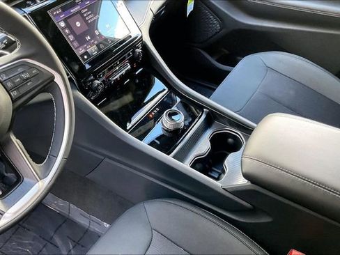 New 2026 Jeep Grand Cherokee Laredo X AWD/4WD image 7