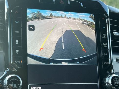 Used 2023 RAM 1500 Laramie image 19