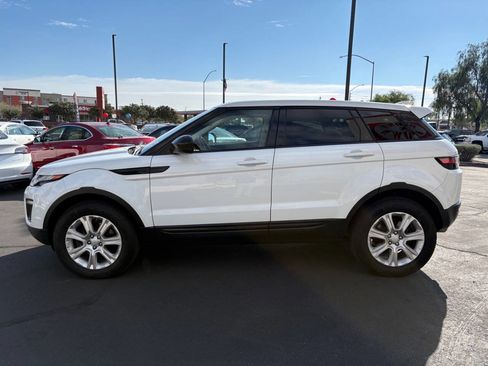 Used 2017 Land Rover Range Rover Evoque SE image 4