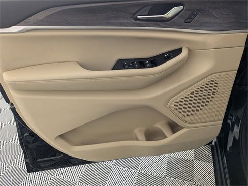 Used 2024 Jeep Grand Cherokee L Limited w/ Luxury Tech Group II image 10