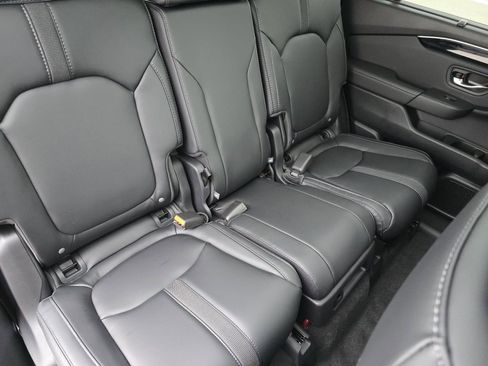 New 2025 Honda Pilot Touring image 30