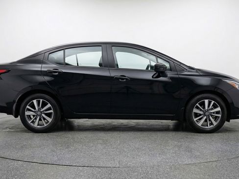Used 2025 Nissan Versa SV FWD image 9