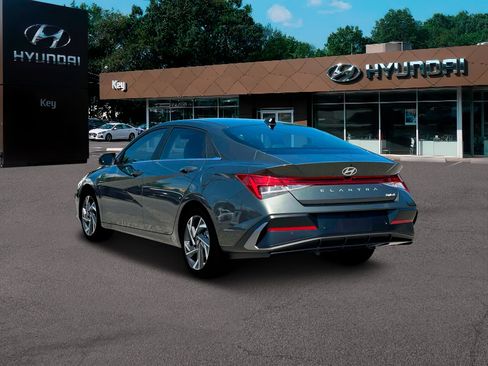 New 2025 Hyundai Elantra Limited image 5