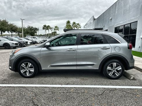 Used 2022 Kia Niro LXS image 3