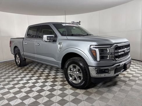 Used 2025 Ford F150 Lariat w/ FX4 Off-Road Package image 4