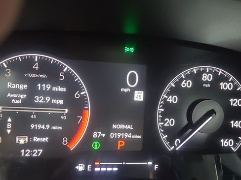 Used 2025 Honda Civic Sport image 24