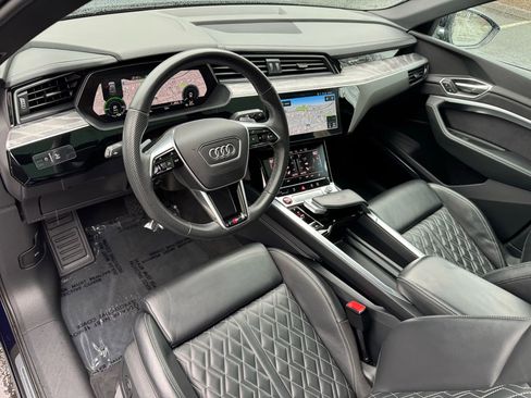 Used 2022 Audi e-tron S Premium Plus image 20