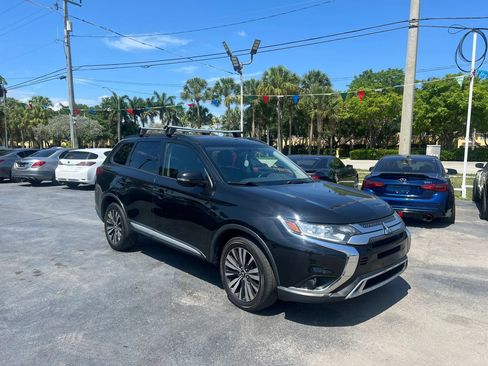 Used 2019 Mitsubishi Outlander SE AWD/4WD image 2
