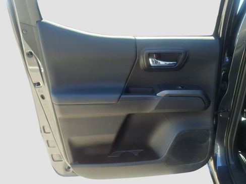 Used 2023 Toyota Tacoma TRD Off-Road image 15