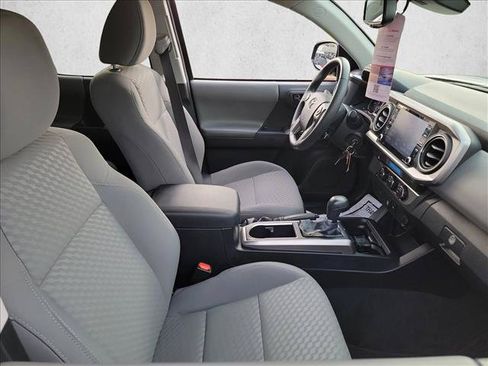 Used 2022 Toyota Tacoma SR5 RWD image 15