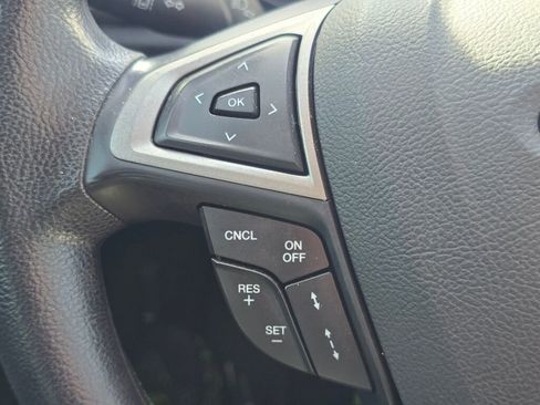 Used 2019 Ford Fusion SE FWD image 36