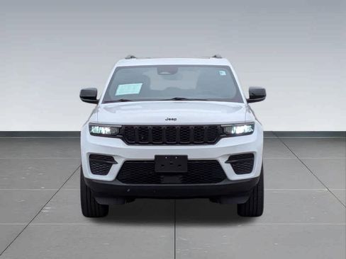 Certified 2023 Jeep Grand Cherokee Altitude AWD/4WD image 9
