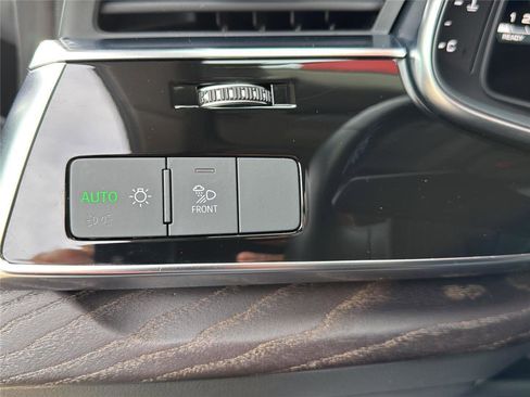 Used 2022 Audi Q8 Premium Plus w/ Premium Plus Package image 20