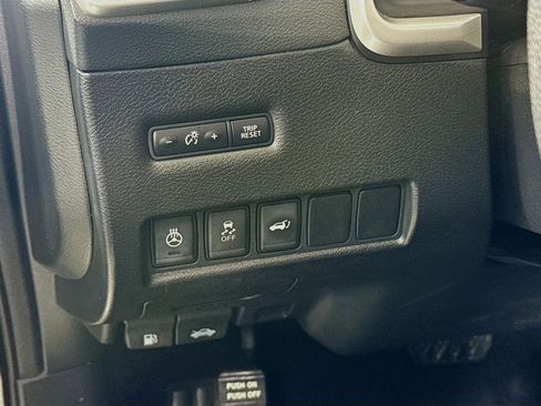 Used 2018 Nissan Murano SL w/ Moonroof Package image 10