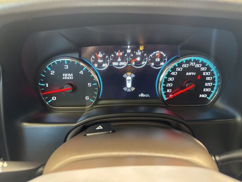 Used 2019 Chevrolet Suburban Premier AWD/4WD image 32
