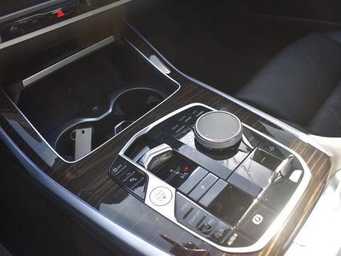 Used 2024 BMW X7 xDrive40i image 30