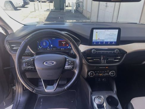 Used 2021 Ford Escape Titanium w/ Titanium Elite Package AWD/4WD image 10