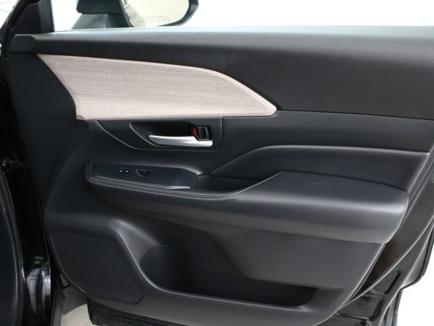 Used 2024 Toyota Grand Highlander Limited image 31