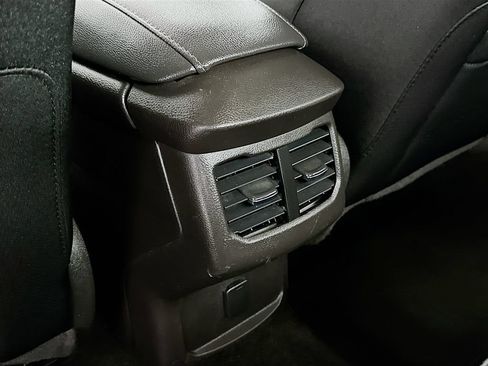 Used 2016 Ford Fusion SE FWD image 24