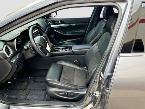 Used 2023 Nissan Maxima SR w/ Sport Mat Group FWD image 22