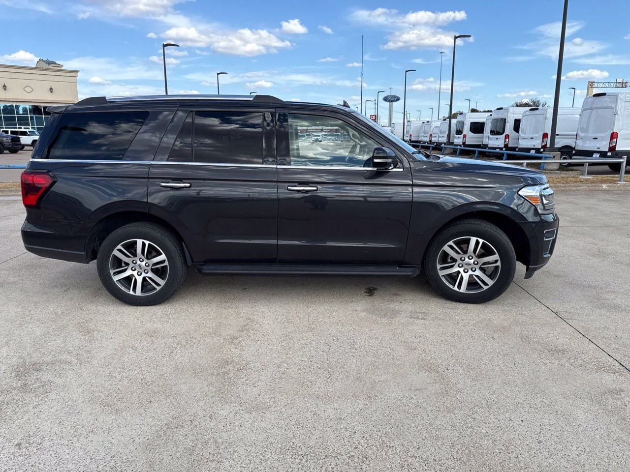 Used 2024 Ford Expedition Limited RWD image 18