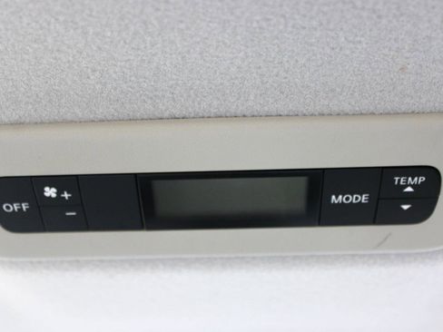 Used 2014 Nissan Quest S image 39