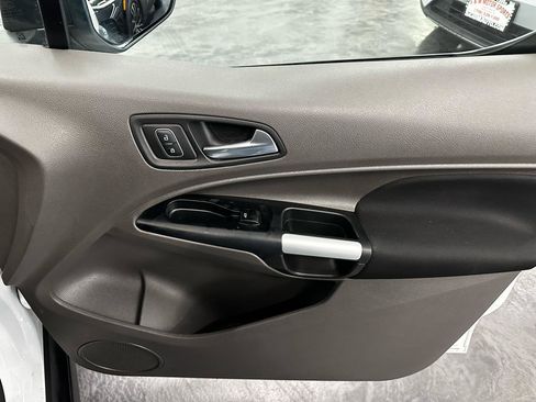 Used 2019 Ford Transit Connect XLT image 11