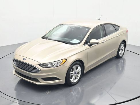Used 2018 Ford Fusion SE w/ Fusion SE Technology Package FWD image 29