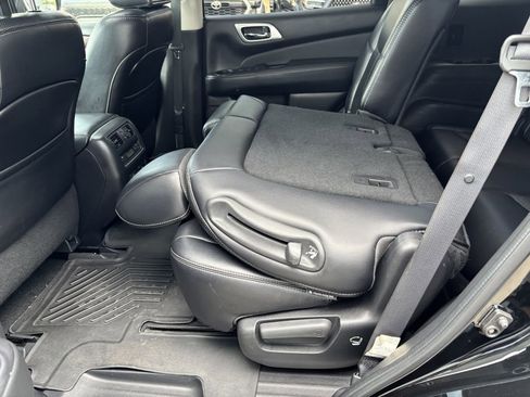 Used 2018 Nissan Pathfinder Platinum AWD/4WD image 26