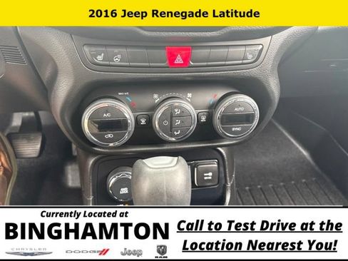 Used 2016 Jeep Renegade Latitude AWD/4WD image 16