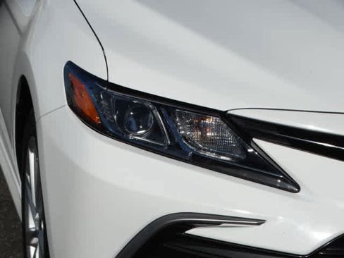 Used 2024 Toyota Camry LE image 5