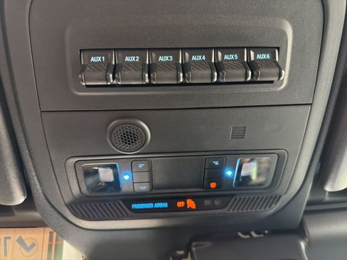 Used 2025 Ford Bronco Badlands AWD/4WD image 30